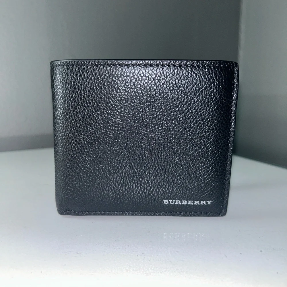 Burberry Black International Bifold Wallet w COA - Picture 1 of 10